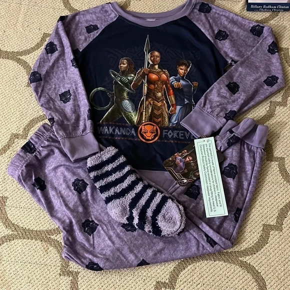Marvel black panther wakanda forever kids pajama set, size small 6/6x - Picture 3 of 14